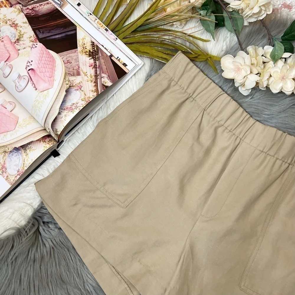 Banana Republic Tan Women’s Linen Knit Pull On Woven Shorts Sz LP - Picture 3 of 10